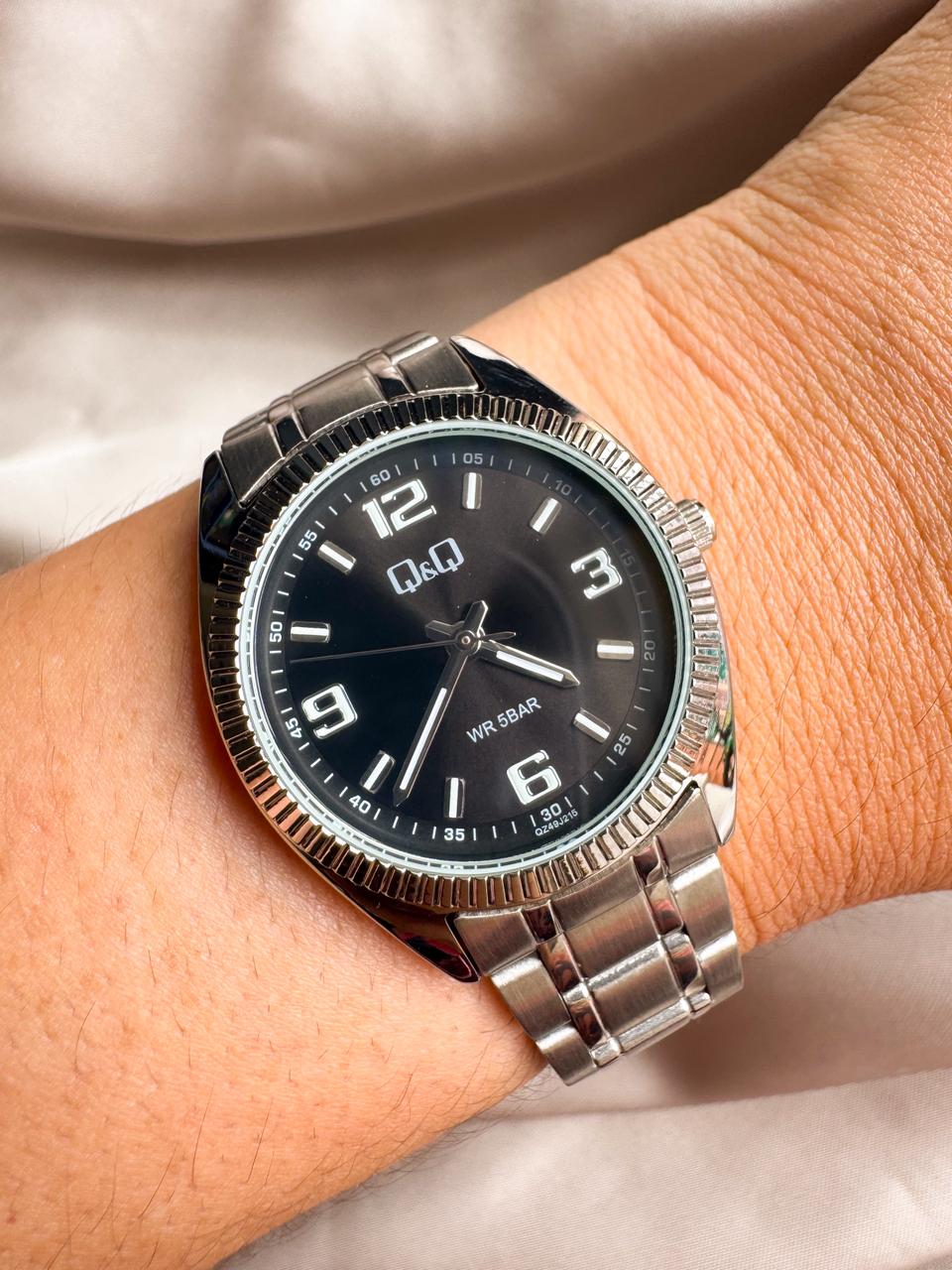 QYQ QZ49JU215Y ROLEX FONDO NEGRO Reloj QYQ Plateado pequeño - Imagen 1