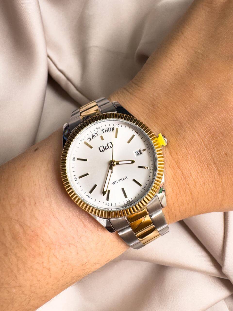 QYQ A15A BICOLOR PEQUEÑO Reloj QYQ A15A BICOLOR - Imagen 1