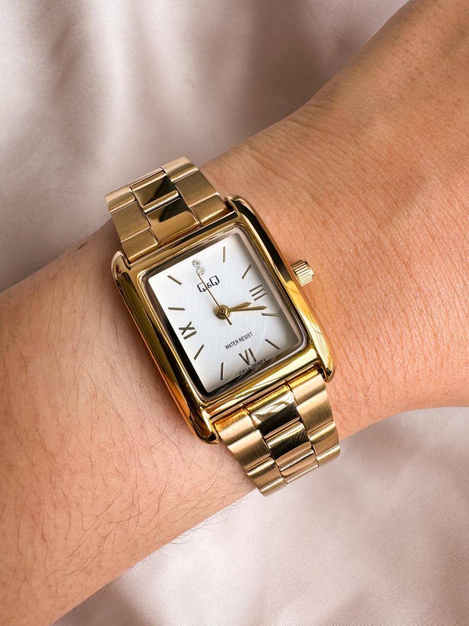 Reloj QYQ C69A  DORADO FONDOBLANCO - Imagen 1