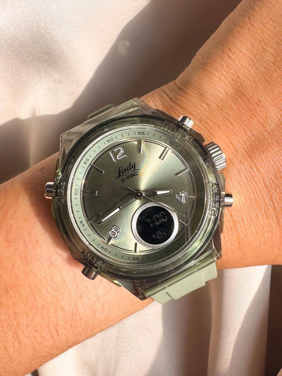 g force pequeño verde Reloj G force pequeño verde - Imagen 1