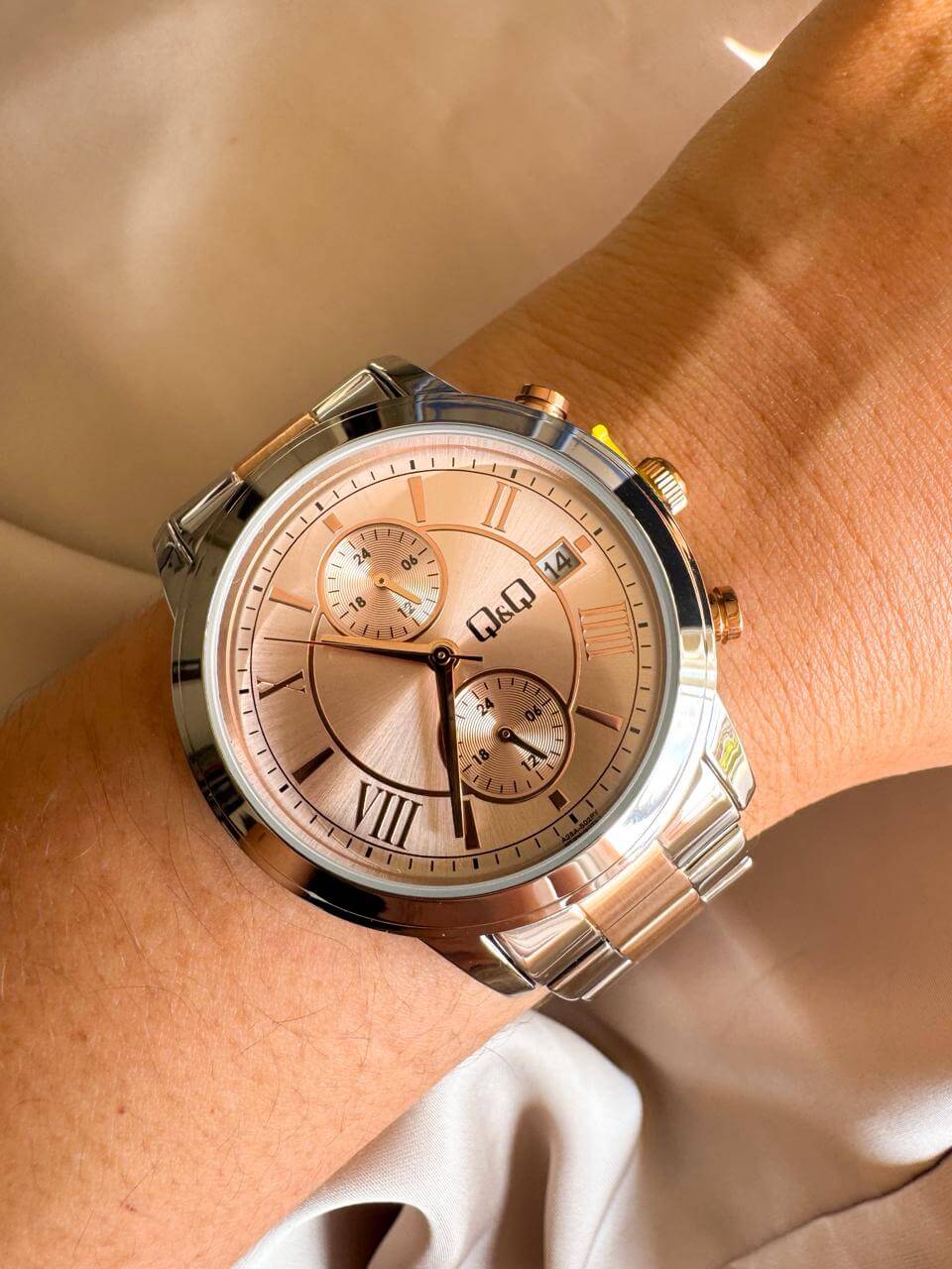 RELOJ QYQ A25A BICOLOR ORO ROSA PLATEADO - Imagen 1