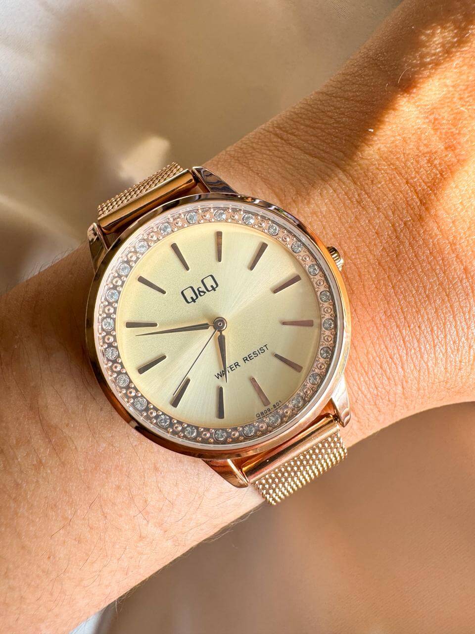 RELOJ QYQ  B09-801Y ORO ROSA MALLA - Imagen 1