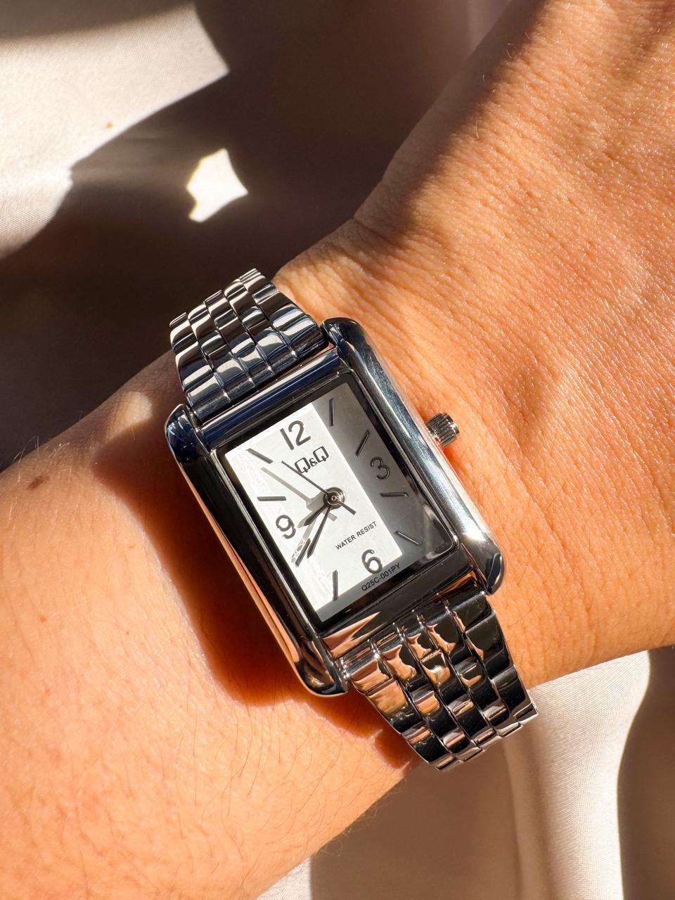 Reloj QYQ Q25C-001 PLATEADO - Imagen 1